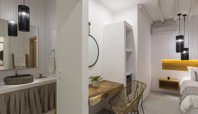 Superior Suite With Private Pool and sea View in Mykonos