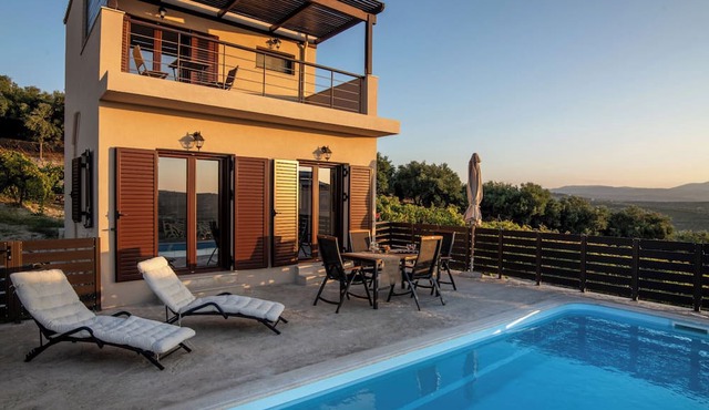 Villa Plyto Amazing views Heated pool in Hersonissos