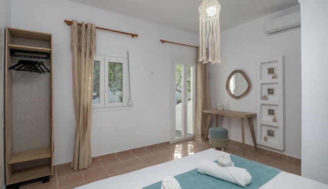 Summer Residence in Milos