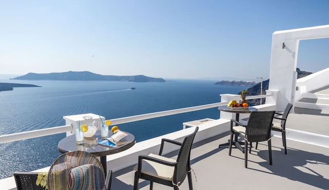 Asma Suites in Santorini