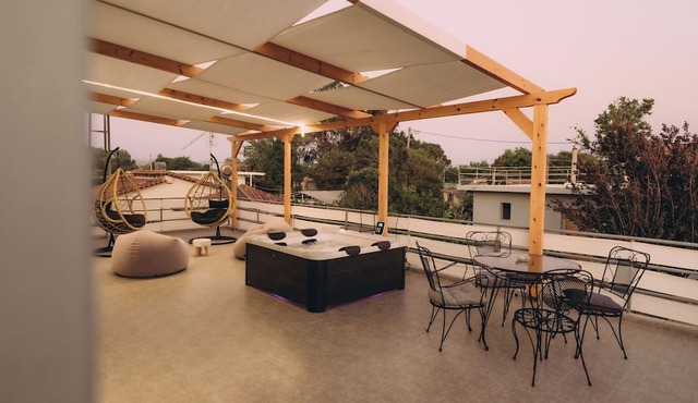 Sirens Luxury Apartments Palouki in Ilida