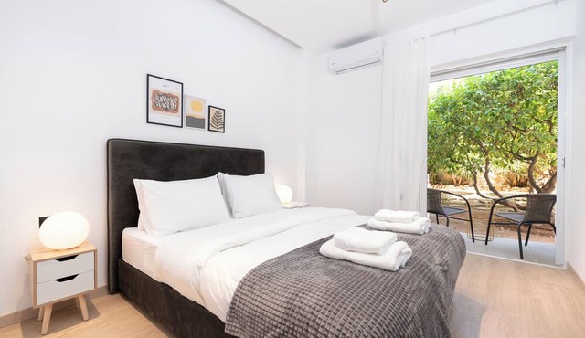 Stylish Apartment in Athens Riviera with Outdoor Patio in Glyfada