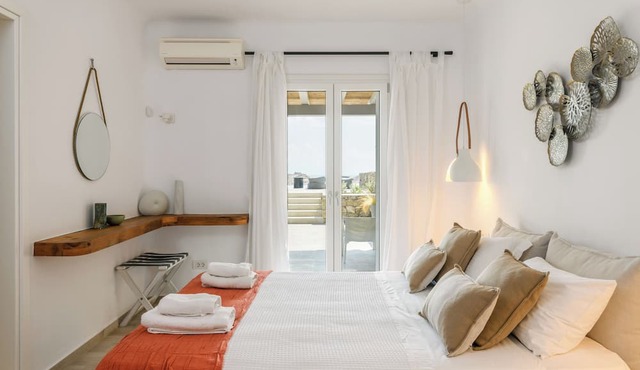 Waterfront Villa Angelika Pink Pelikan in Mykonos