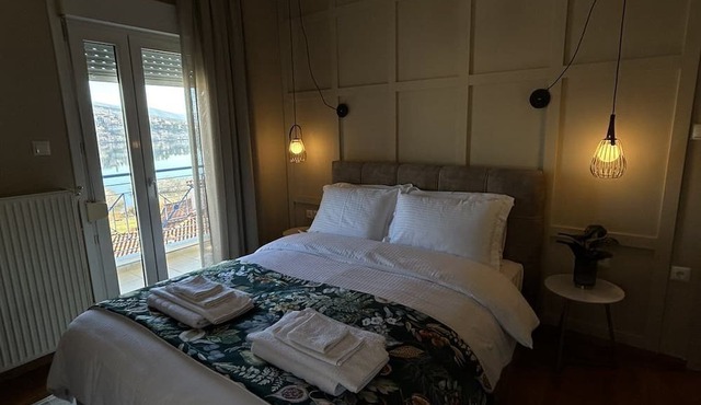 Daphne Luxury Apartment in Kastoria