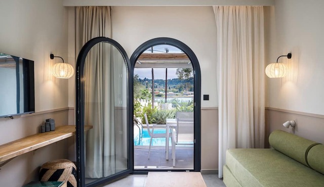 Loadstar Rooms & Suites in Corfu
