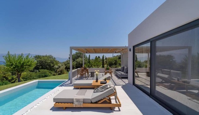 Cavalier Suites Nikiana Lefkada AV Properties in Lefkada