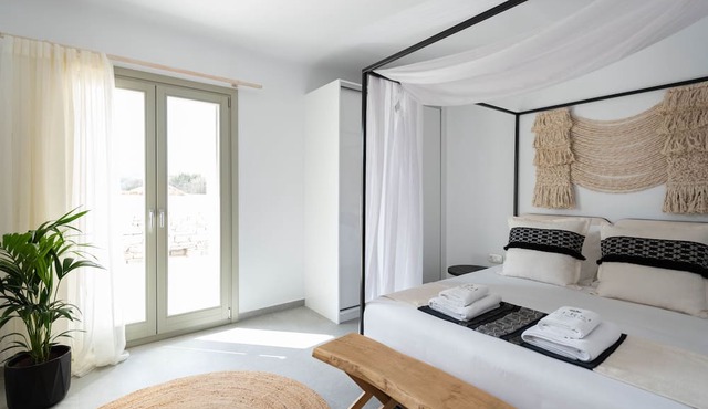 Sersi Paros in Paros