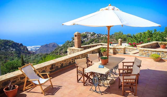 Homerez - House 12 km away from the beach for 10 ppl. with jacuzzi at Anatoli in Anatoli