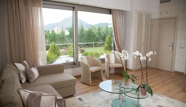 Calma Hotel & Spa in Kastoria
