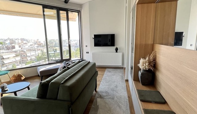 Sky Apt Unique, Spotless, 2BR, 2BA, Stunning View in Dafni