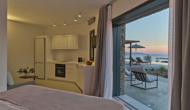Olithos Villas in Paros