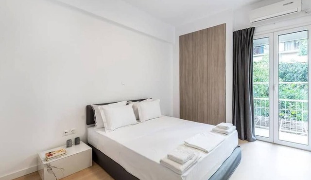 Downtown 3/Bedroom City Apartment in Kaisariani
