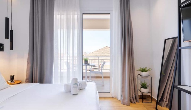 Kentro Luxury Suites in Kassandra