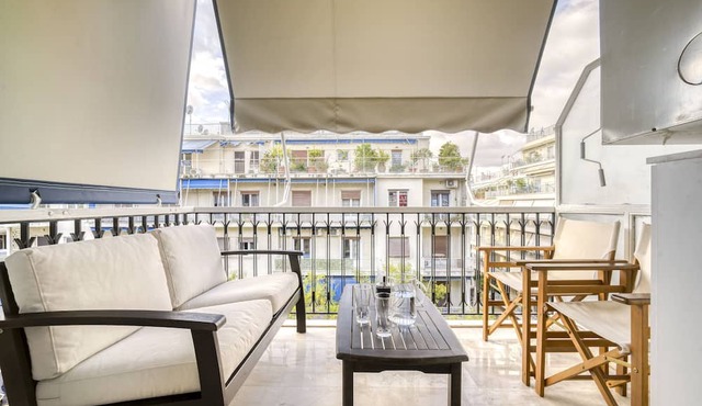Bright Spacious Luxury Apartment, Prime Central Athens in Athina
