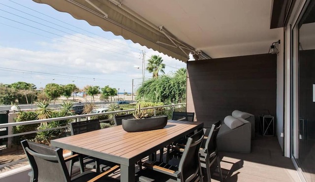 3BD Beachfront Athens Riviera Apartment by TheOlon in Glyfada