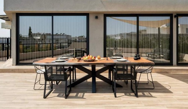 2BD Penthouse Sea View Luxury Apartment in Glyfada