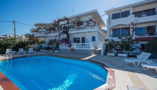 Rouladina Apt 6 in Stalos