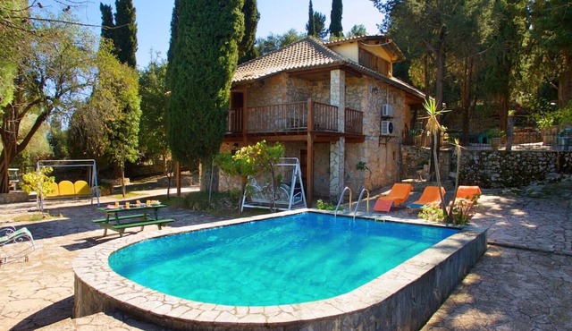 (w) Kefalonian Kastro Pool Villa in Leivathos