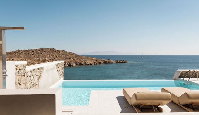 Casa Del Mar Mykonos Seaside Resort in Mykonos
