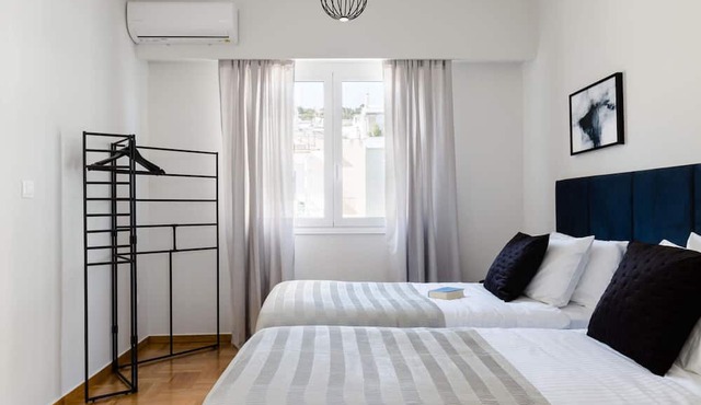 Elegant Luminous 3BD Apartment in Kolonaki in Athens