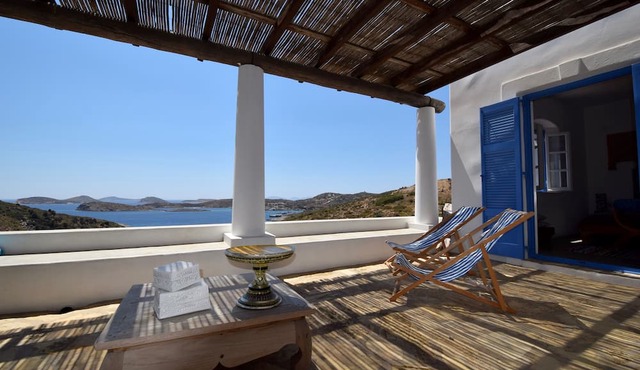 Wonderful Home 4 beautiful bedrooms enchanted sea view and direct access to bays in lipsi