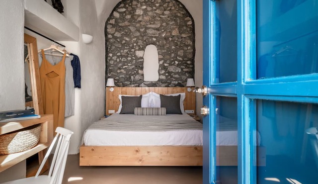 Nalas Suites in Santorini
