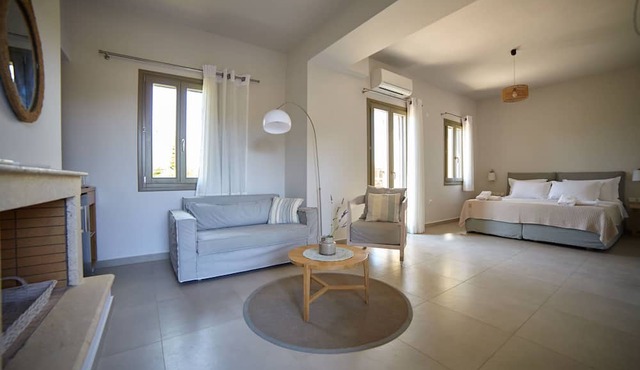 Callisto Seaside Eione Junior Suite in Marathopoli