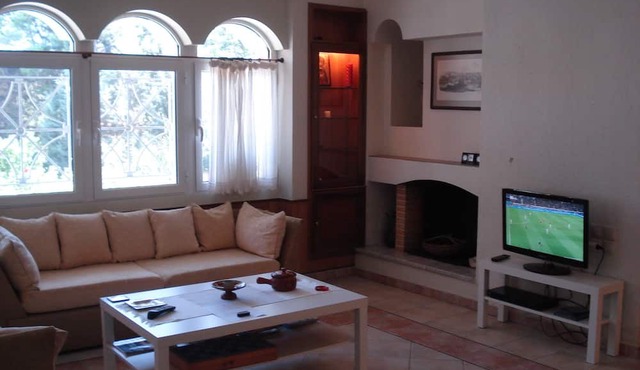 Amazing Luxury Villa with Private Pool and Kid-pool in North Attica in Μικροχώρι