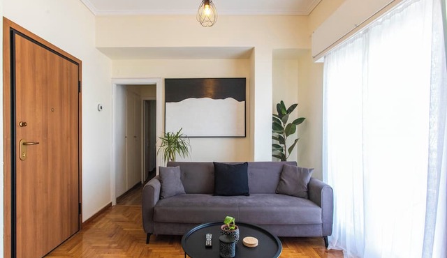 Lucas apartment 1 in Athina