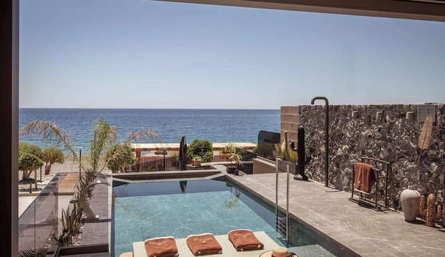 Lapis Nera Villa II - Beachfront & Free*Heated Pool in Heraklion