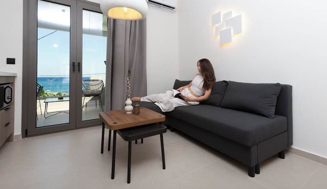Armonia Seaview Suites in Viannos