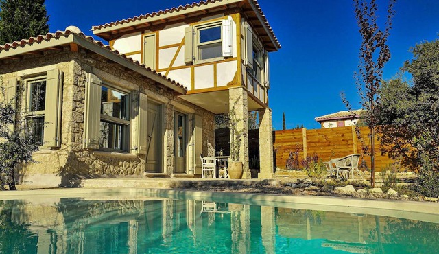 Stunning home in Lefkada with private swimming pool, can be inside or outside in Lefkada