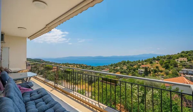 Eretria Panorama Seaview Retreat with Balcony in malakonta