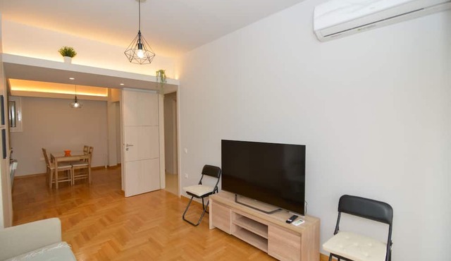 Acropolis area 2 bedroom 2 min from metro Syngrou in Athina