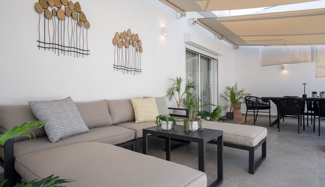 Seven Hills, Boutique Apartments in Athens