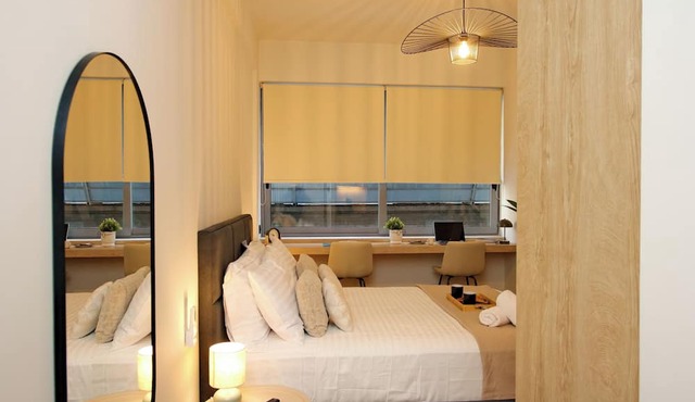 Bliss apartment - central Piraeus, 2min from Metro, Theater View in Pireas