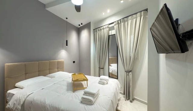 Modern Muse Two-Bedroom Apartment in Thessaloniki