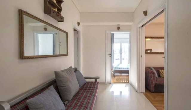 Home away from Home in Athina