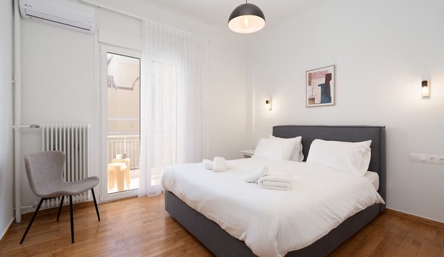 LIV - Elegant City Stay in Pagrati in Athens