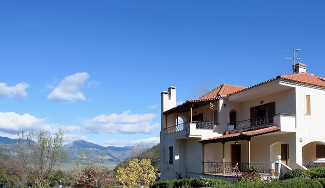 Villa Mainalo - House near the Forest & Ski resort in Vlacherna