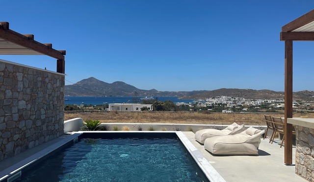 Adriana Luxury Villas in Milos