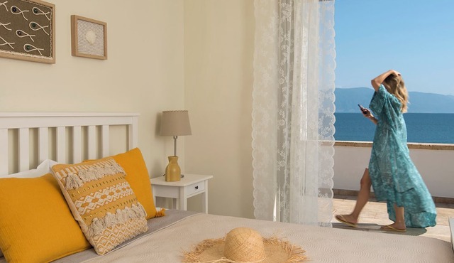 Amelia Villa Collection in Lokroi