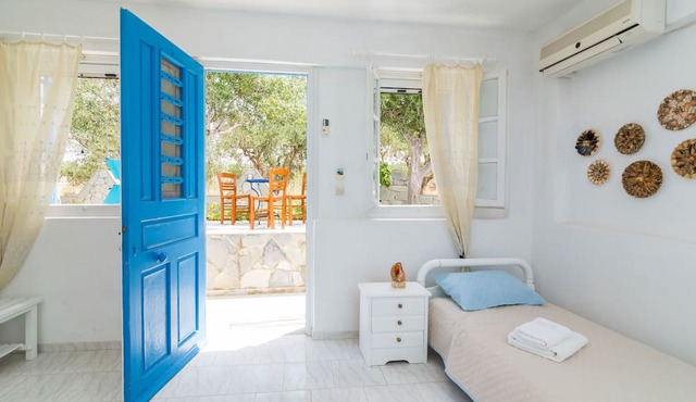 Remvi Studios in Paros