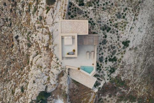 Santorini Sky, The Lodge in Pyrgos