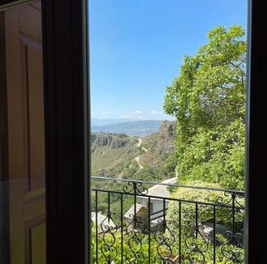 Pelion Estate with Grand Garden and Sea Views in Stayiátai