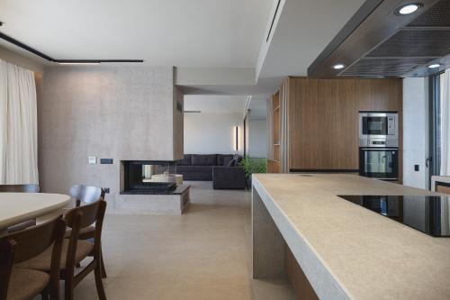 Villa Paradise - Spacious Retreat with Facilities Near Town in Prinés