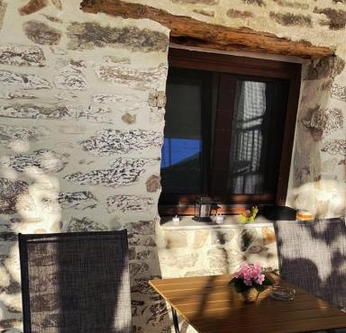 Stamatis & Stamatia stone house in Prinos