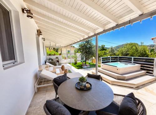 Blue Topaz cottage Mini pool Spa in Nafplio