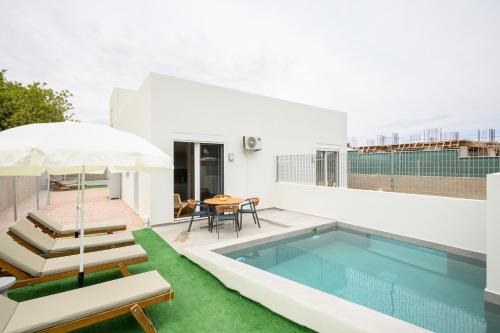 Myownpool project in Portorafti in Porto Rafti