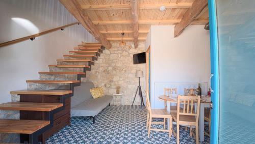 Art & Stone 1910 GuestHouse in Neo Chorio